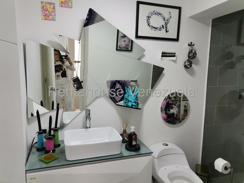 Ambientado Con Estilo Exquisito Apartamento Los Naranjos De Las Mercedes 25-21361