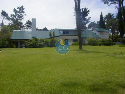 Casa En Venta Zona Mansa, Punta Del Este, 5 Dormitorios.- Ref: 5925