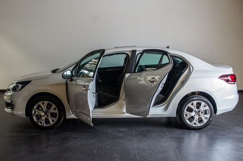 Imagen 11 de 15 de Citroën C4 Lounge 2021 1.6 Hdi 115 Feel Pack