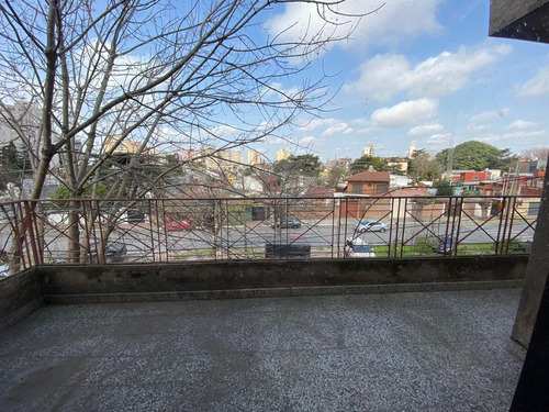 Edificio En Block De 5 Unidades Funcionales - Ideal Dos Familias O Inversión