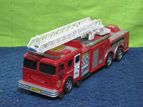 Carro De Bomberos 23 Cm Plastico Se Vende Como Esta 