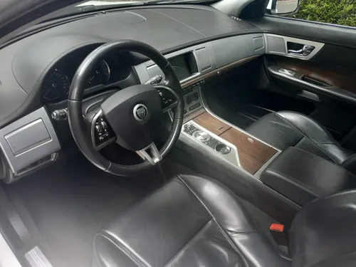 Jaguar XF 2.0 Luxury