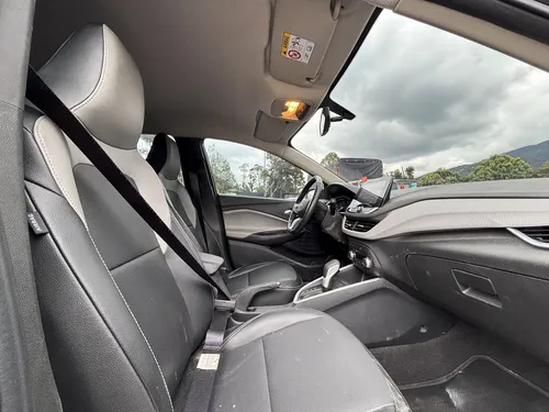Chevrolet Onix 1.0 PREMIER 5P