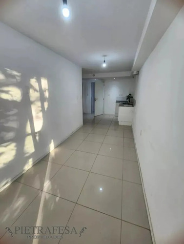 Apto En Venta Con Renta, 1 Dormitorio, 1 Baño, Balcón-tres Cruces