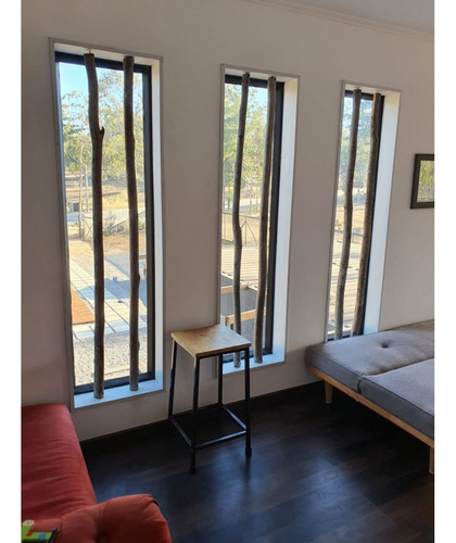 Vende Casa Entre Algarrobo Y El Quisco, De 4 Dormitorios Y 3