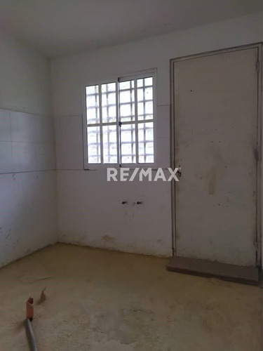 Imagen 9 de 18 de Venta De Casa En Obra Gris En Canaima Ii