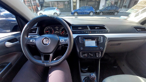 Volkswagen Voyage 1.6 Highline 101cv