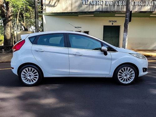 Imagem 10 de 14 de Ford Fiesta 1.6 Titanium Hatch 16v