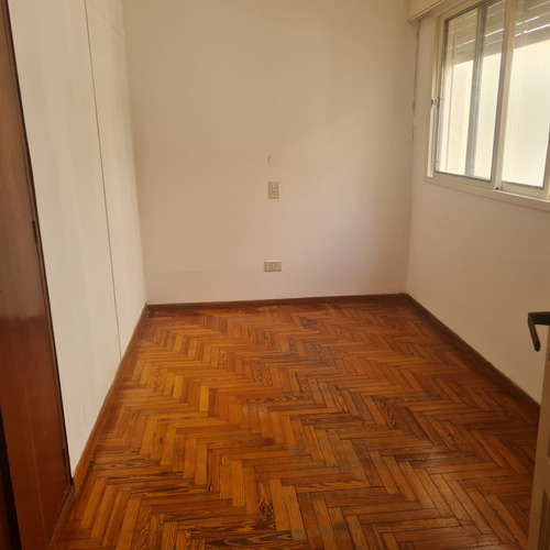 Departamento Tipo Ph 1 Piso Por Escalera Con Terraza Y Patio