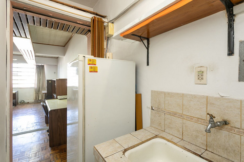 Imagen 21 de 30 de Venta Oficina En Monserrat Con Balcón Terraza.