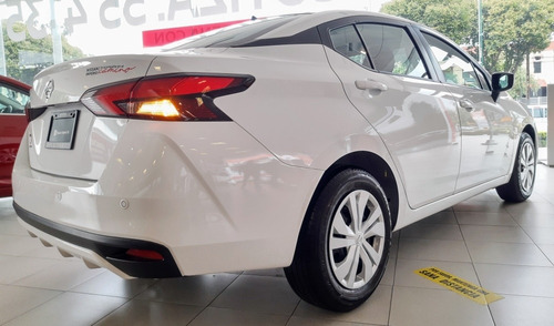 Imagen 6 de 15 de Nissan Versa Sense Cvt 2022