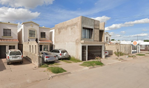Casa En Remate-c. Manuel M.ponce, Jardines Del Bosque, Los Mochis, Sinaloa. -jcbb9