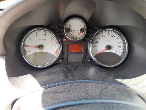 Imagem 6 de 14 de Peugeot 207 1.4 Xr Sport 8v Flex 4p Manual