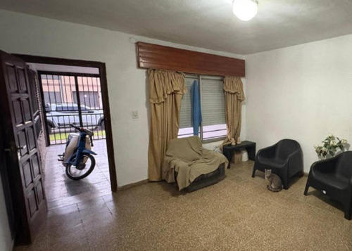 Casa En Venta - 2 Dormitorios 1 Baño - Pergamino