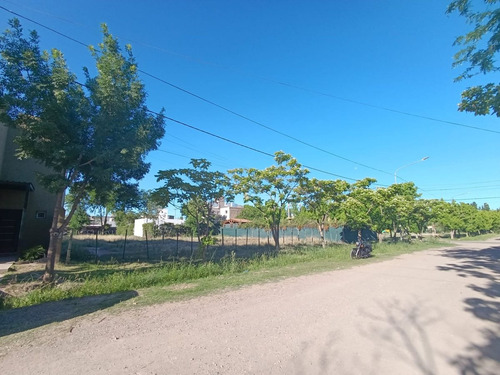 Venta Lote 300 M2 En Vistalba, Barrio Semi Privado