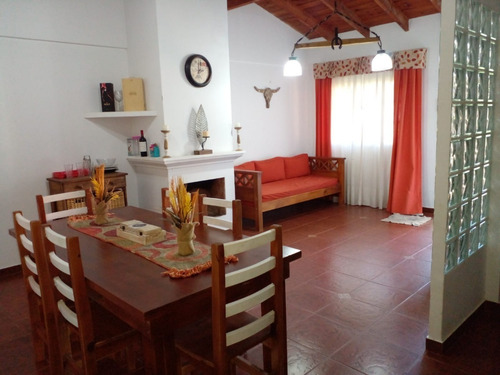 V224- Vende Casa 5 Ambientes