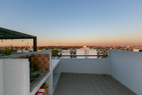Imagen 26 de 30 de Departamento En Venta Caseros Centro! Permuta