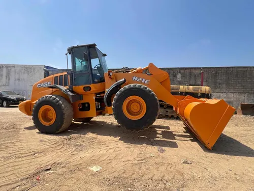 Cargador Case 821e