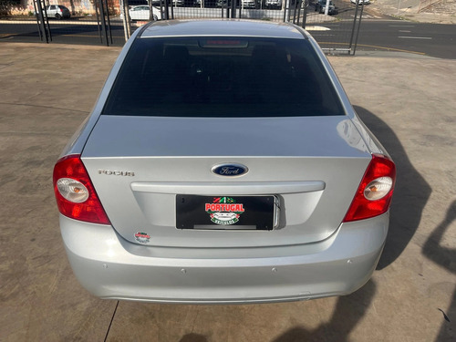 Ford Focus 1.6 GL SEDAN 16V FLEX 4P MANUAL