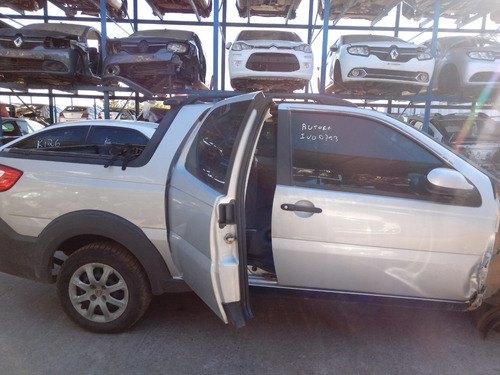Imagem 2 de 10 de Sucata Fiat Strada Trekking 1.6 16v 3 Portas 2017 Para Peças