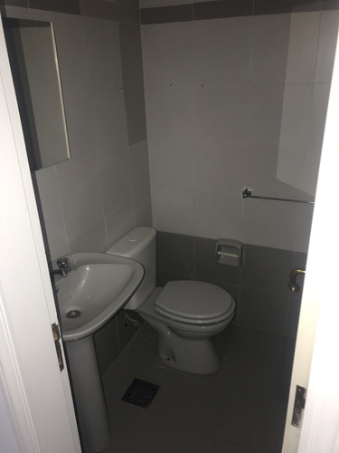 Oficina En Venta Zona Ciudad Vieja Oportunidad.