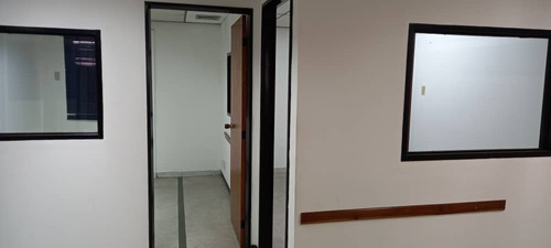 Imagen 3 de 7 de Local Comercial Con Depósito Y Oficina 360 Metros