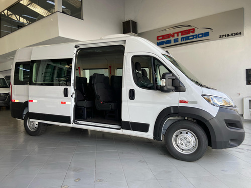 Peugeot Boxer 2024 Executiva 17 Lugares