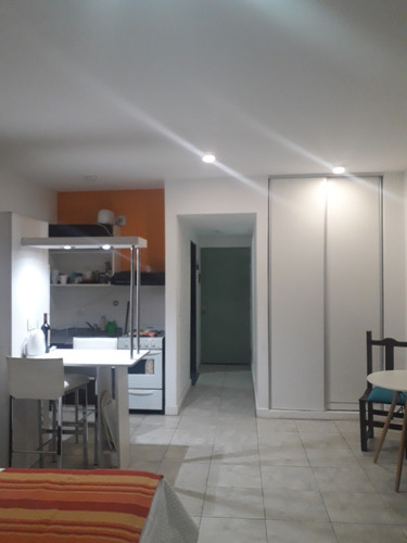 Alquiler Temporario Monoambiente, Muy Luminoso Dueño Directo, Alquiler Por Dia , Mínimo 3 Dias, Cerca Hospitales Milstein, Garrahan, Fundacion Favaloro, Cerca De Subte H Y E, Cochera Optativa