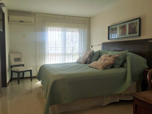 Imagen 6 de 16 de Apartamento En Venta De 3 Dormitorios C/ Cochera En Playa Brava
