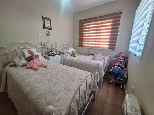 Casa En Venta De 5 Dorm. En Ñuñoa