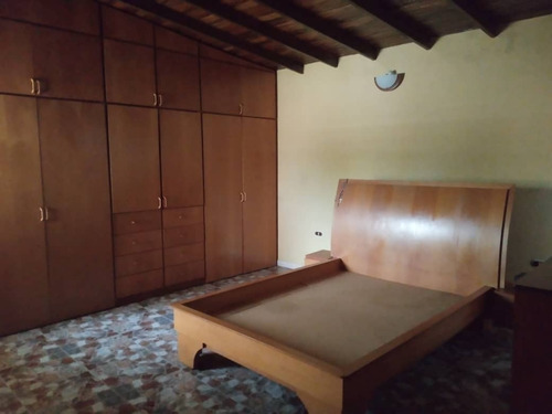 Imagen 25 de 30 de Venta. Amplia Y Bella Casa En La Candelaria, El Limon. 04146080695 Yr