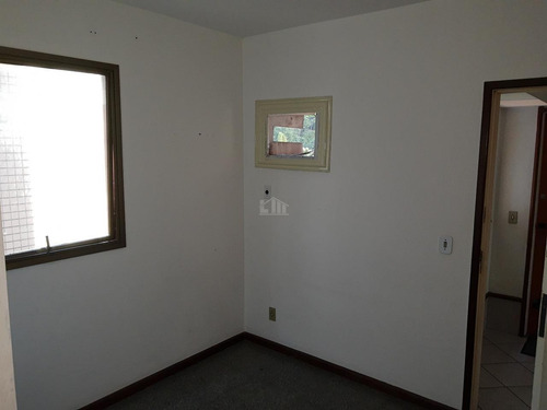 Sala, Qrts Para Para Aluguel, Com 30,00 M², No Santa Lúcia,vitória. - 331