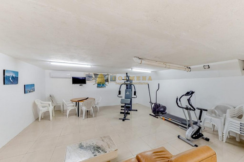 Apartamento En Peninsula, Cerca Del Puerto De 2 Dor, 1 Baños.- Ref: 1856