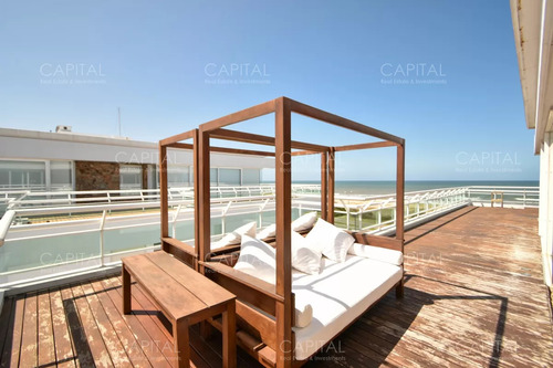 Venta De Exclusivo Penthouse Sobre Playa Brava, Punta Del Este