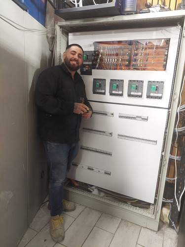 Imagen 8 de 10 de Electrcista Autorizado Cat C