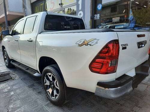 Imagen 8 de 20 de Toyota Hilux 2019 2.8 Cd Srx 177cv 4x4 At