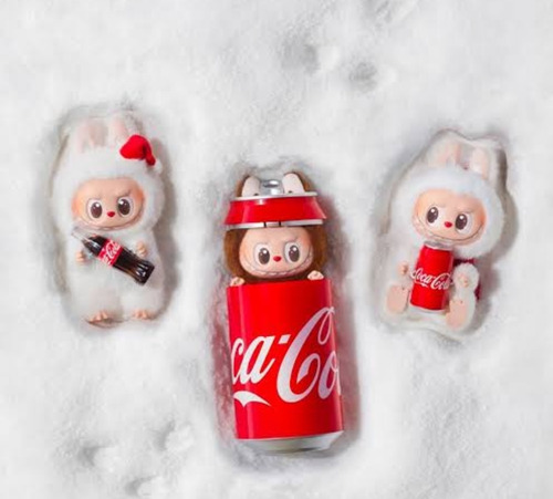Os Monstros/Labubu: Coca Cola ()