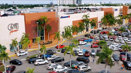 Local En Gran Plaza Excelente Ubicación