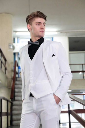 Imagen 4 de 5 de Traje Entallado Color Blanco Chaleco