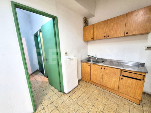 Alquiler De Local Comercial En El Centro Yi Y 18