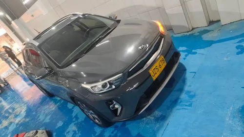 Kia Stonic Zenith Híbrido Mecánico 2022