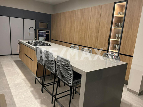 Casa En Venta En Condominio El Campanario Norte