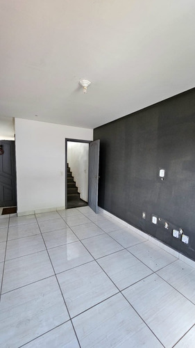 Prédio Com Três Apartamentos Por R$650.000,00
