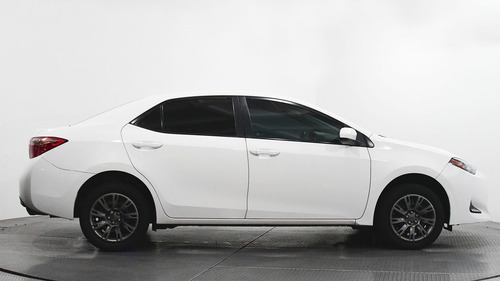 Imagen 6 de 15 de Toyota Corolla 2017 1.8 Le Cvt