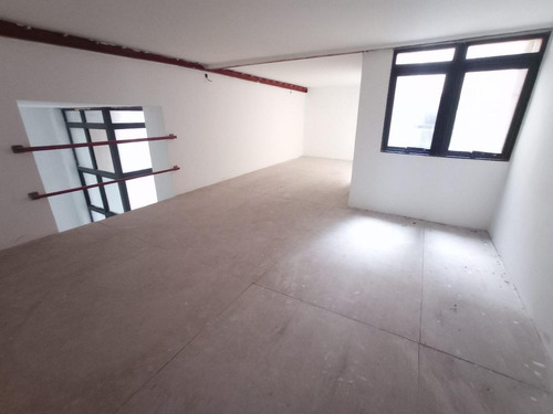 Imagen 4 de 5 de Gran Loft Duplex ,86m2 Frente A Plaza Matriz !!