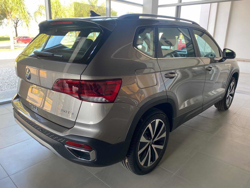 Imagen 5 de 12 de Volkswagen Taos 2023 1.4 250 Tsi Highline