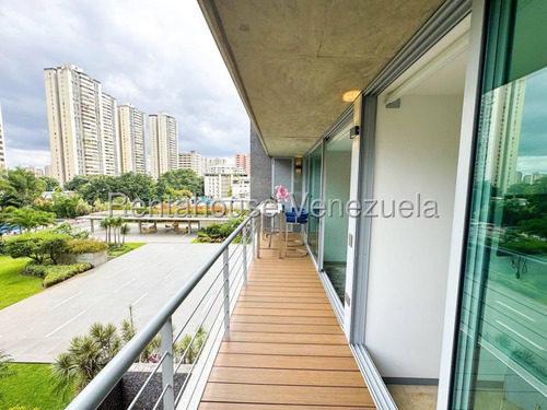 Gran Apartamento Remodelado En Alquiler, Urb. Sebucan