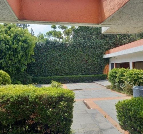 Casa En Venta Para Actualizar, Jardines Del Pedregal