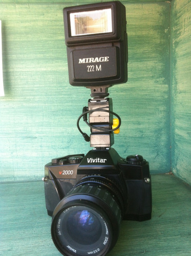 Câmera Vivitar V 2000 Analógica Com Dois Flashes Inclusos