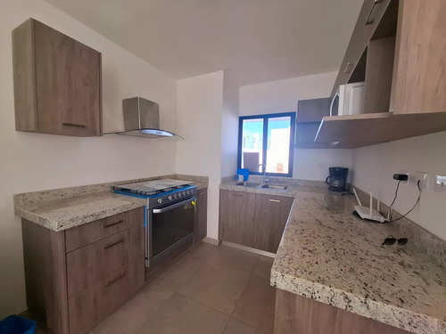Casa En Venta En Circuito Cerrado Con Alberca